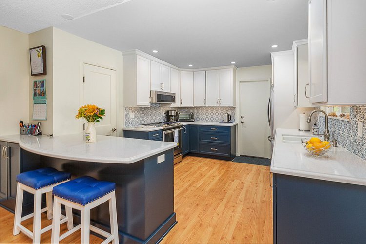 G shaped kitchen.jpg